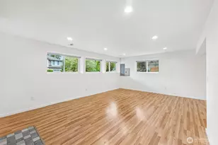 12456 SE 27th St, Bellevue, WA 98005 - Photo 20