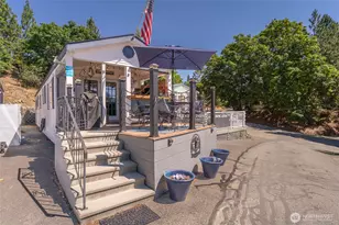 11155 S Lakeshore Rd, Chelan, WA 98816 - Photo 2