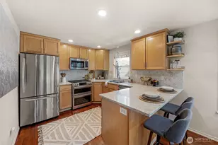 8548 Midvale Ave N, Seattle, WA 98103 - Photo 2