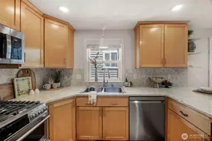 8548 Midvale Ave N, Seattle, WA 98103 - Photo 4