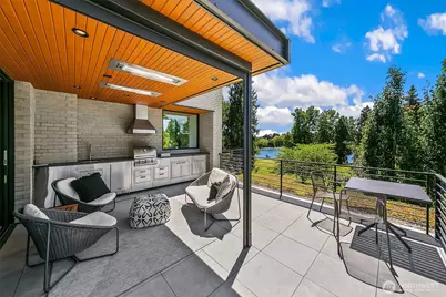 7516 E Green Lake Drive N, Seattle, WA 98103 - Photo 28