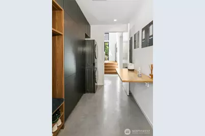 7516 E Green Lake Drive N, Seattle, WA 98103 - Photo 18