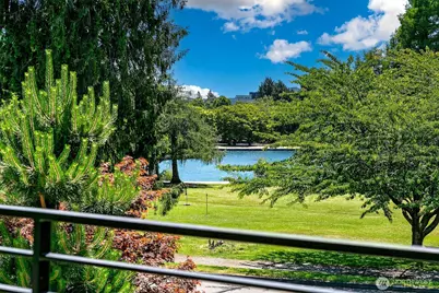 7516 E Green Lake Drive N, Seattle, WA 98103 - Photo 10