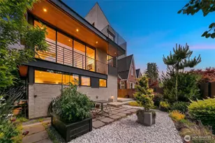 7516 East Green Lake Dr N, Seattle, WA 98103 - Photo 2