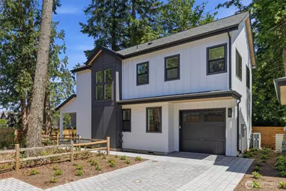 9016 124th Lane NE, Kirkland, WA 98033 - Photo 2