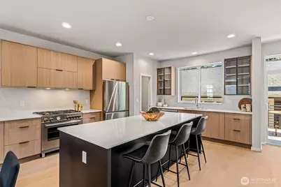 4460 Midvale Avenue N, Seattle, WA 98103 - Photo 10