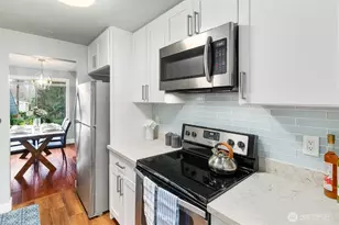 9908 NE 124th St, Kirkland, WA 98034 - Photo 12