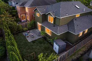 1226 269th Ct SE, Sammamish, WA 98075 - Photo 2
