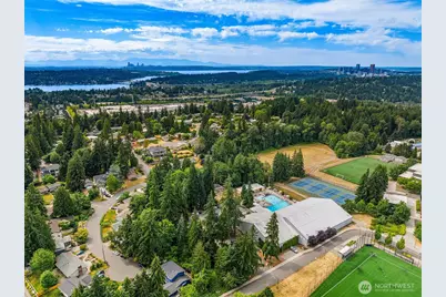 4255 135th Place SE, Bellevue, WA 98006 - Photo 36