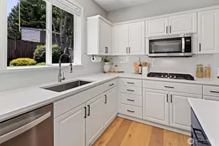 4125 NE 27th Pl, Renton, WA 98059 - Photo 10