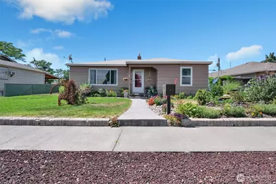 1118 W Cascade Avenue, Moses Lake, WA 98837 - Photo 1