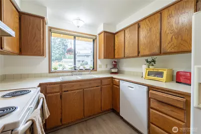 5202 130th Place NE, Marysville, WA 98271 - Photo 6