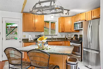 553 S 111th Street, Seattle, WA 98168 - Photo 12