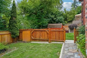 553 S 111th St, Seattle, WA 98168 - Photo 32