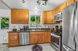 553 S 111th St, Seattle, WA 98168 - Photo 16