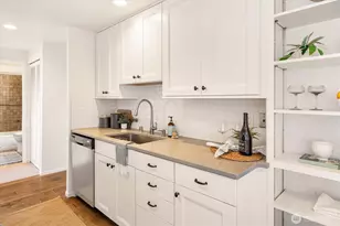 2301 Fairview Ave E, Seattle, WA 98102 - Photo 10