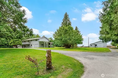 8403 64th Street NE, Marysville, WA 98270 - Photo 2
