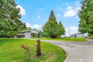 8403 64th St NE, Marysville, WA 98270 - Photo 2