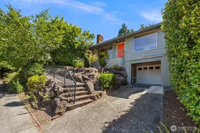 5508 31st Avenue NE, Seattle, WA 98105 - Photo 1
