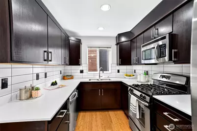 2122 NE 89th St, Seattle, WA 98115 - Photo 4