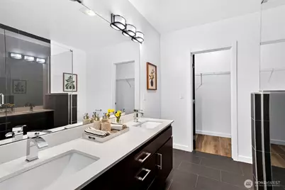 2122 NE 89th St, Seattle, WA 98115 - Photo 10