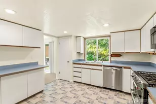 8830 Shell Pl, Edmonds, WA 98026 - Photo 12