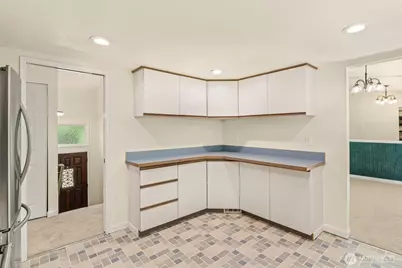 8830 Shell Place, Edmonds, WA 98026 - Photo 14