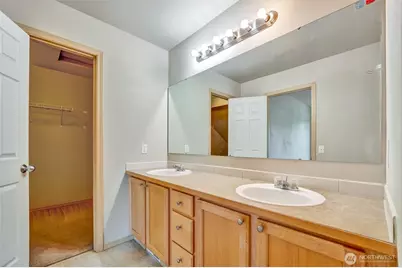 2426 Stafford Way, Bothell, WA 98012 - Photo 24