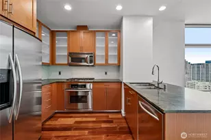 2033 2nd Ave, Seattle, WA 98121 - Photo 10