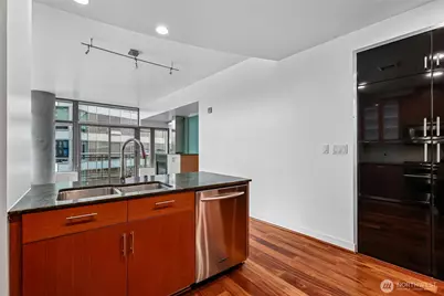 2033 2nd Avenue #2008, Seattle, WA 98121 - Photo 12