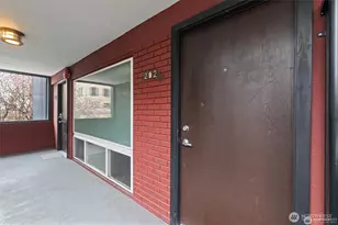 752 Bellevue Ave E, Seattle, WA 98102 - Photo 14