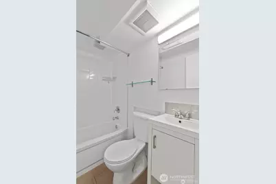 752 Bellevue Avenue E #202, Seattle, WA 98102 - Photo 12