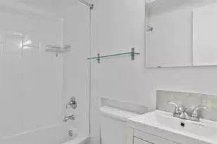 752 Bellevue Ave E, Seattle, WA 98102 - Photo 12