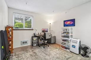 23301 Lakeview Dr, Mountlake Terrace, WA 98043 - Photo 26