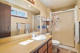 23301 Lakeview Dr, Mountlake Terrace, WA 98043 - Photo 22