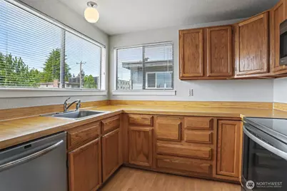 7518 24th Avenue NW #301, Seattle, WA 98117 - Photo 18