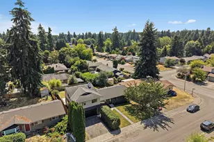 8209 NE 144th St, Kirkland, WA 98034 - Photo 36