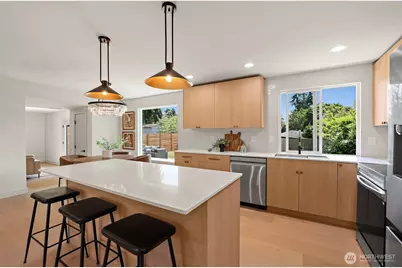 8209 NE 144th Street, Kirkland, WA 98034 - Photo 8