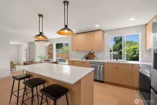 8209 NE 144th St, Kirkland, WA 98034 - Photo 8
