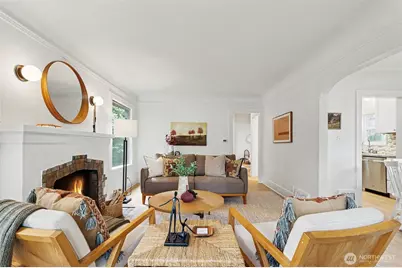 1111 N 76th Street #1, Seattle, WA 98103 - Photo 2