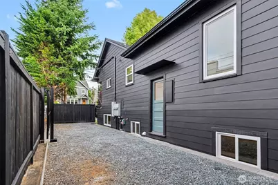 1111 N 76th Street #1, Seattle, WA 98103 - Photo 24