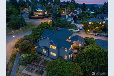 5716 Ann Arbor Avenue NE, Seattle, WA 98105 - Photo 2
