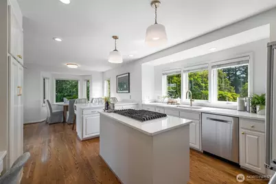 5716 Ann Arbor Avenue NE, Seattle, WA 98105 - Photo 10