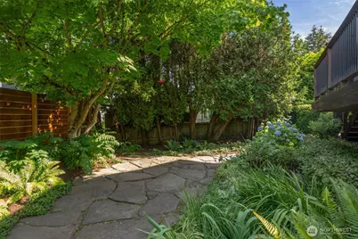 5716 Ann Arbor Avenue NE, Seattle, WA 98105 - Photo 38