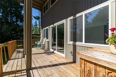 301 E Lakeshore Drive W, Shelton, WA 98584 - Photo 2
