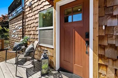 330 NE Elk Place, Seattle, WA 98115 - Photo 4