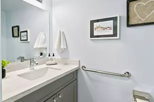 332 NE Elk Pl, Seattle, WA 98115 - Photo 10