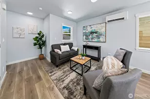 332 NE Elk Pl, Seattle, WA 98115 - Photo 4