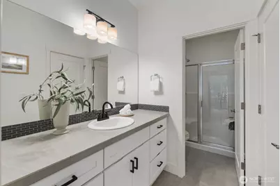 13427 Edmunds Parkway E, Bonney Lake, WA 98391 - Photo 14