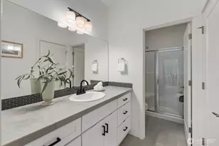 13427 Edmunds Pkwy E, Bonney Lake, WA 98391 - Photo 14